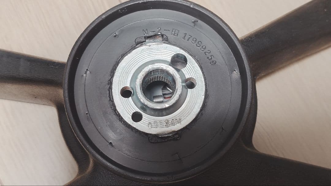 GM純正 ?　GMC　ステアリング ハンドル