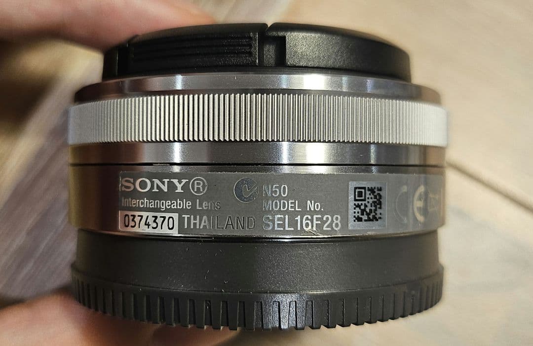 [美品]SONY E 2.8/16 単焦点レンズ　パンケーキレンズ