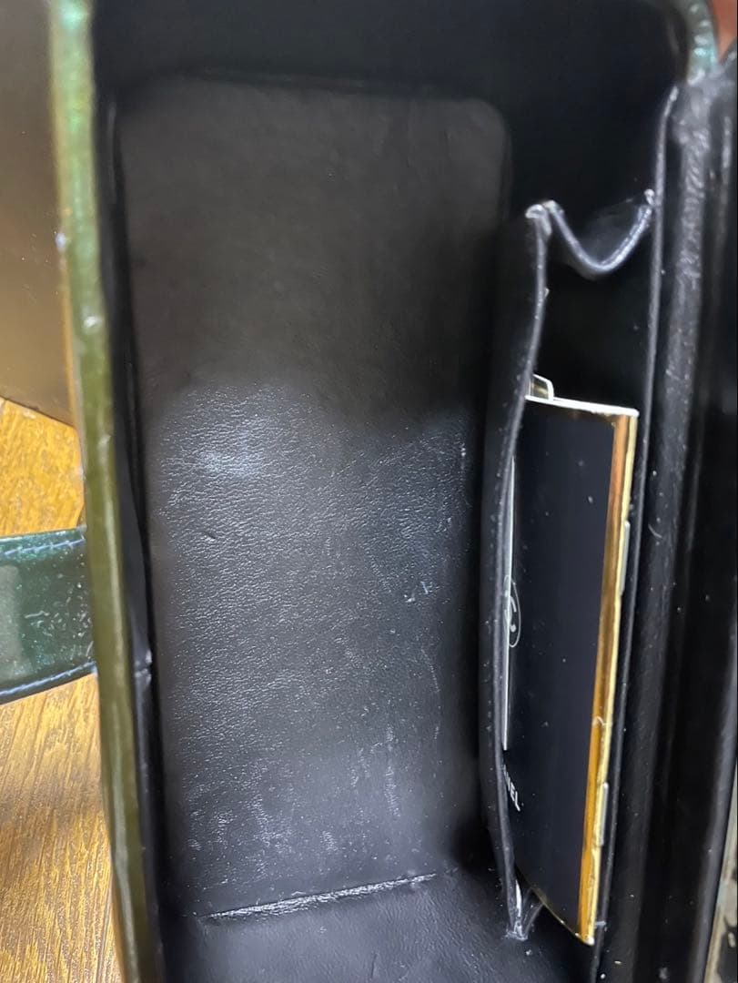 CHANEL ブルーキルティングバッグ