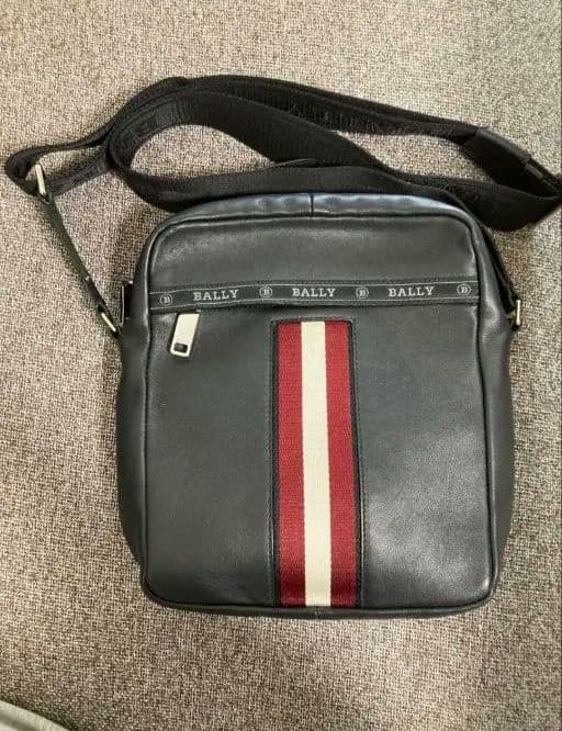 BALLY ショルダーバッグ ブラック/レッド