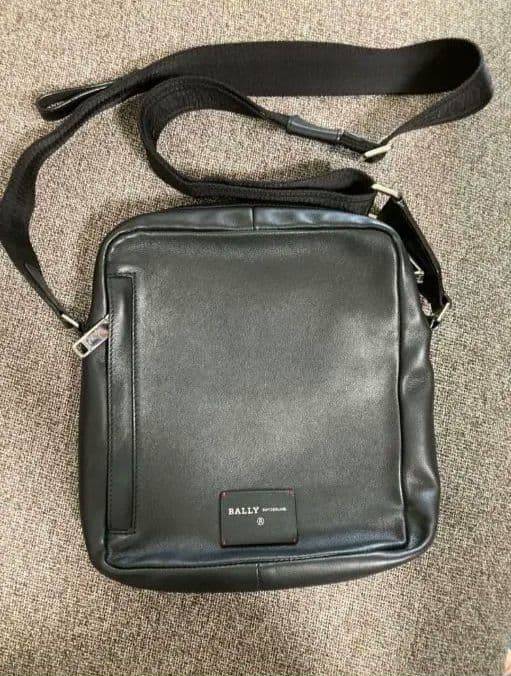 BALLY ショルダーバッグ ブラック/レッド