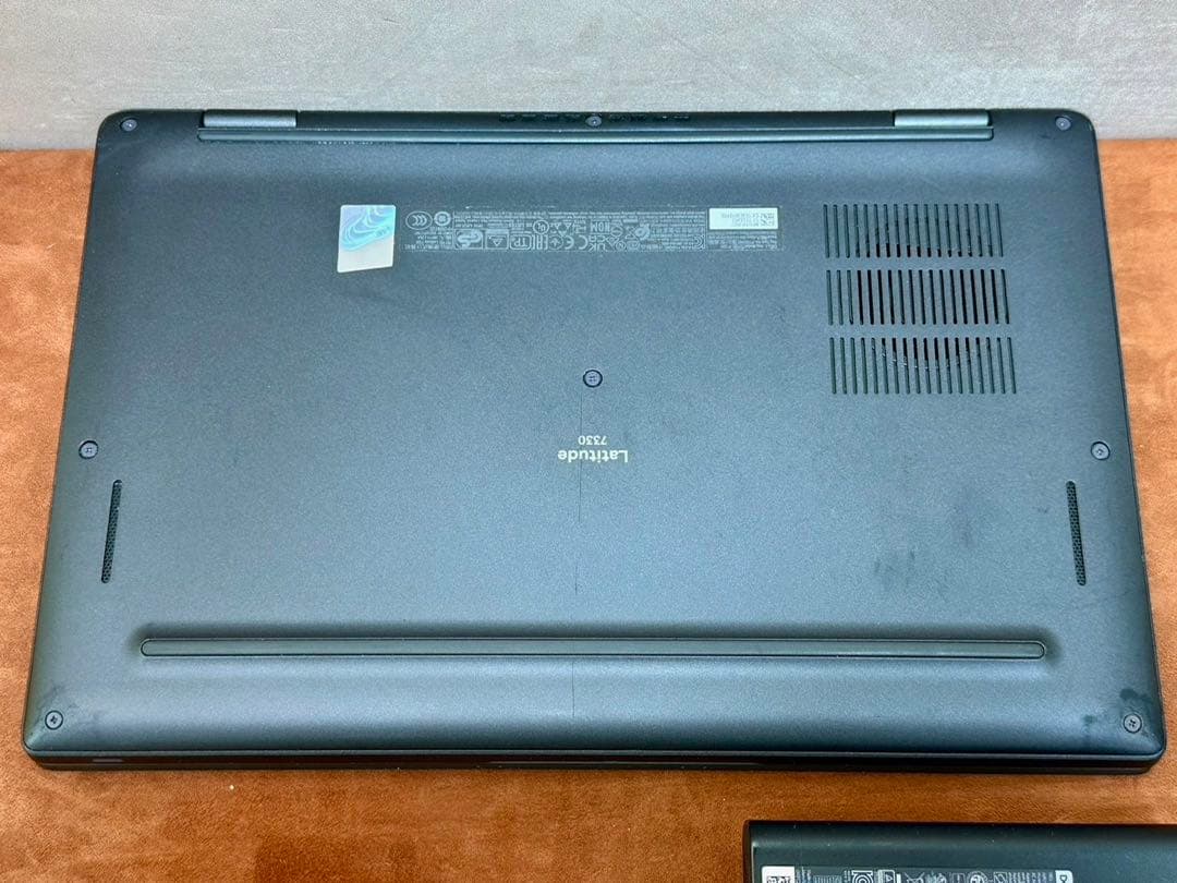 Dell latitude 7330 i5 12世代　16GB |2215