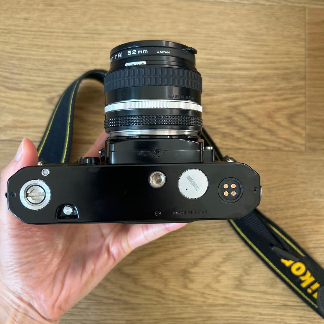 Nikon FE2 本体　レンズ、ベルト、取扱説明書付き***即購入可能