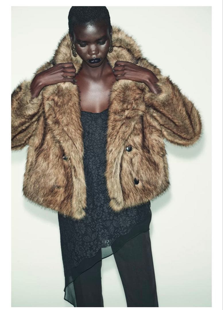 【完売品】未使用ZARA ショートフェイクファーコートS 試着のみ