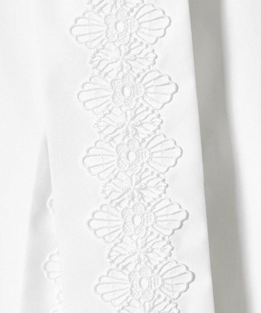 ホワイトレースリボン付き長袖シャツ