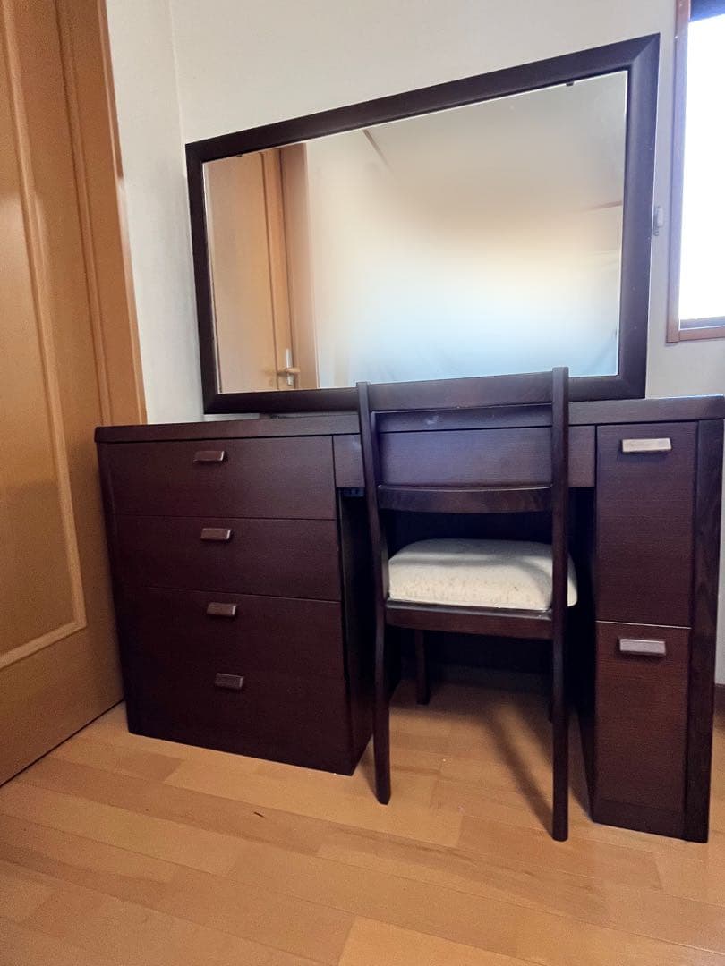 ダークブラウン 木製ドレッサー　 （チェア込み　鏡台）