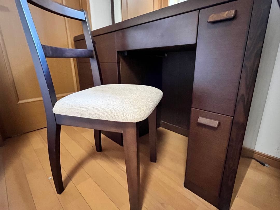 ダークブラウン 木製ドレッサー　 （チェア込み　鏡台）