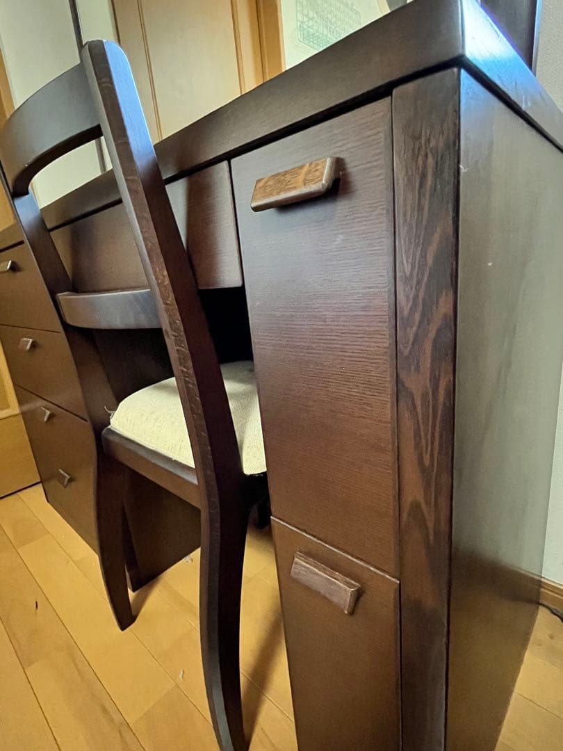 ダークブラウン 木製ドレッサー　 （チェア込み　鏡台）