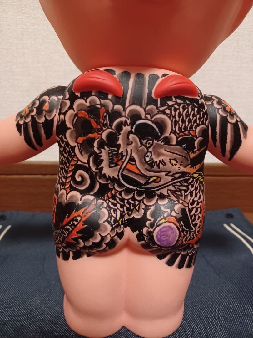 和彫り刺青キュウピー　ソフビ人形