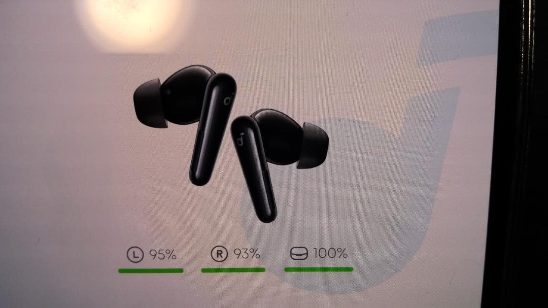 ワイヤレスイヤホンブラック liberty 4 pro