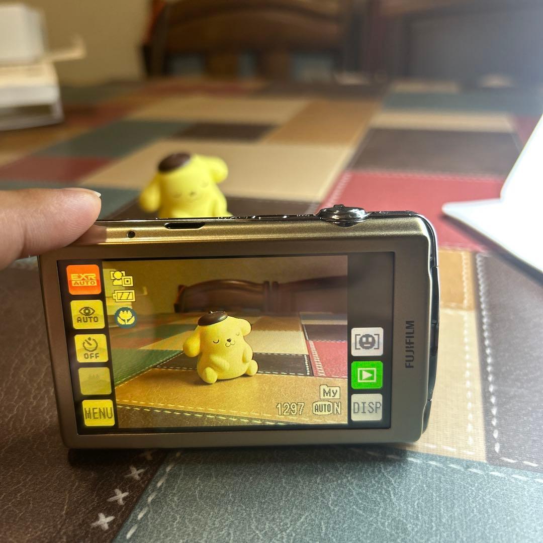 最終値下【美品】FinePix Z800 EXR ゴールド 1200万画素