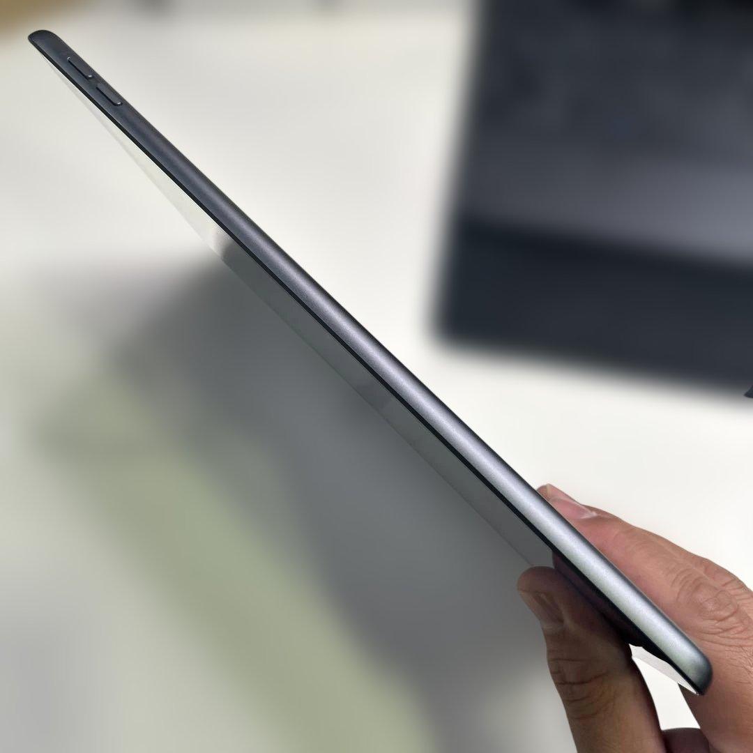 6761 iPad 第8世代 Wi-Fi 32GB スペースグレイ A2270