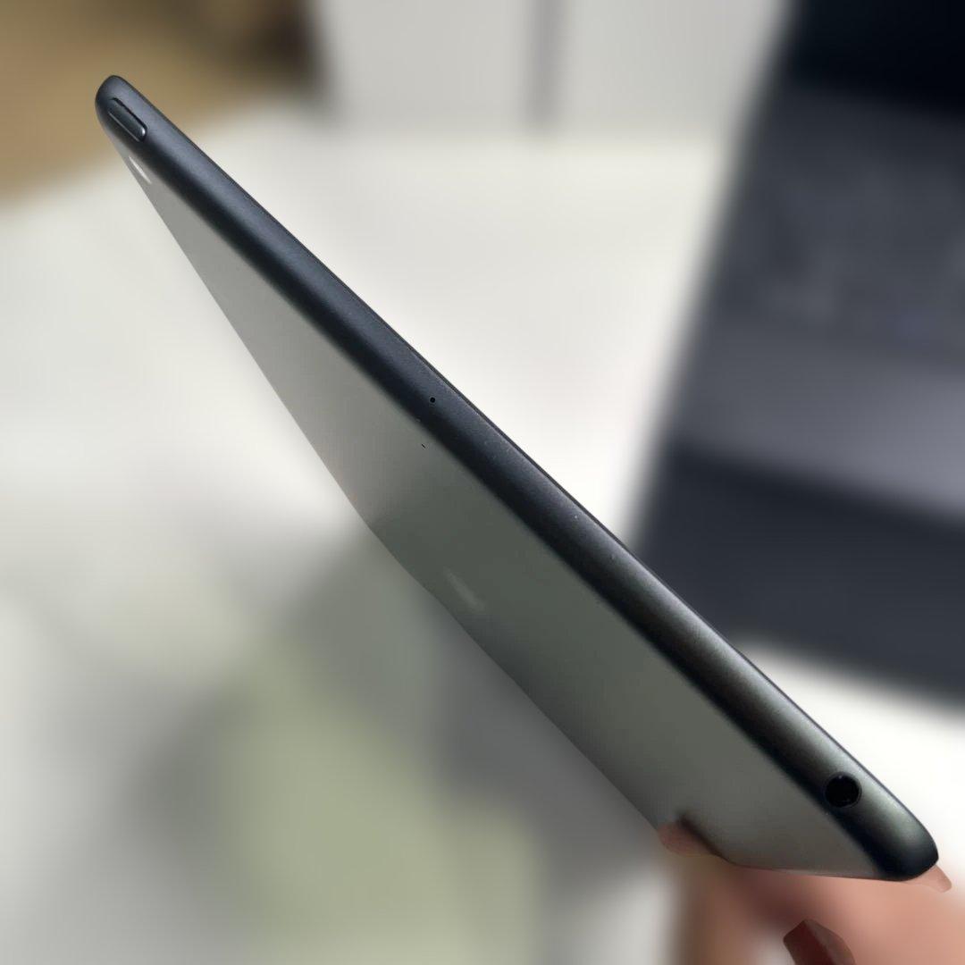 6761 iPad 第8世代 Wi-Fi 32GB スペースグレイ A2270