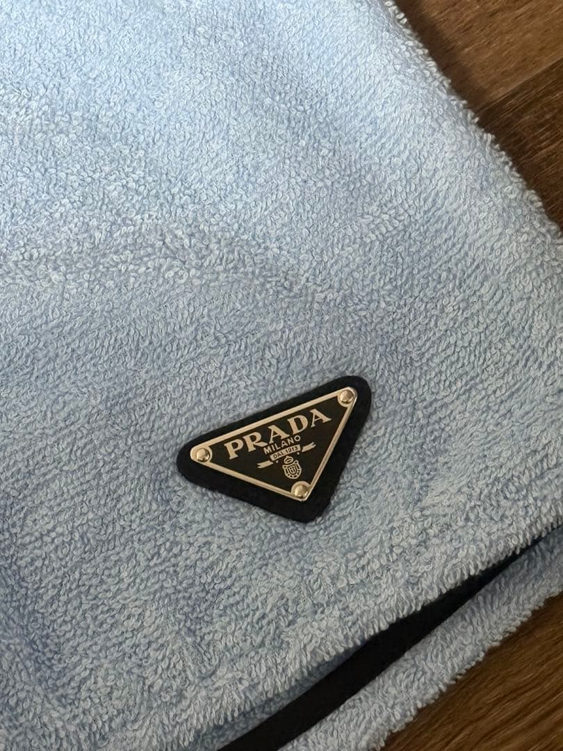 PRADA パイル地 ショーツ 水色 38