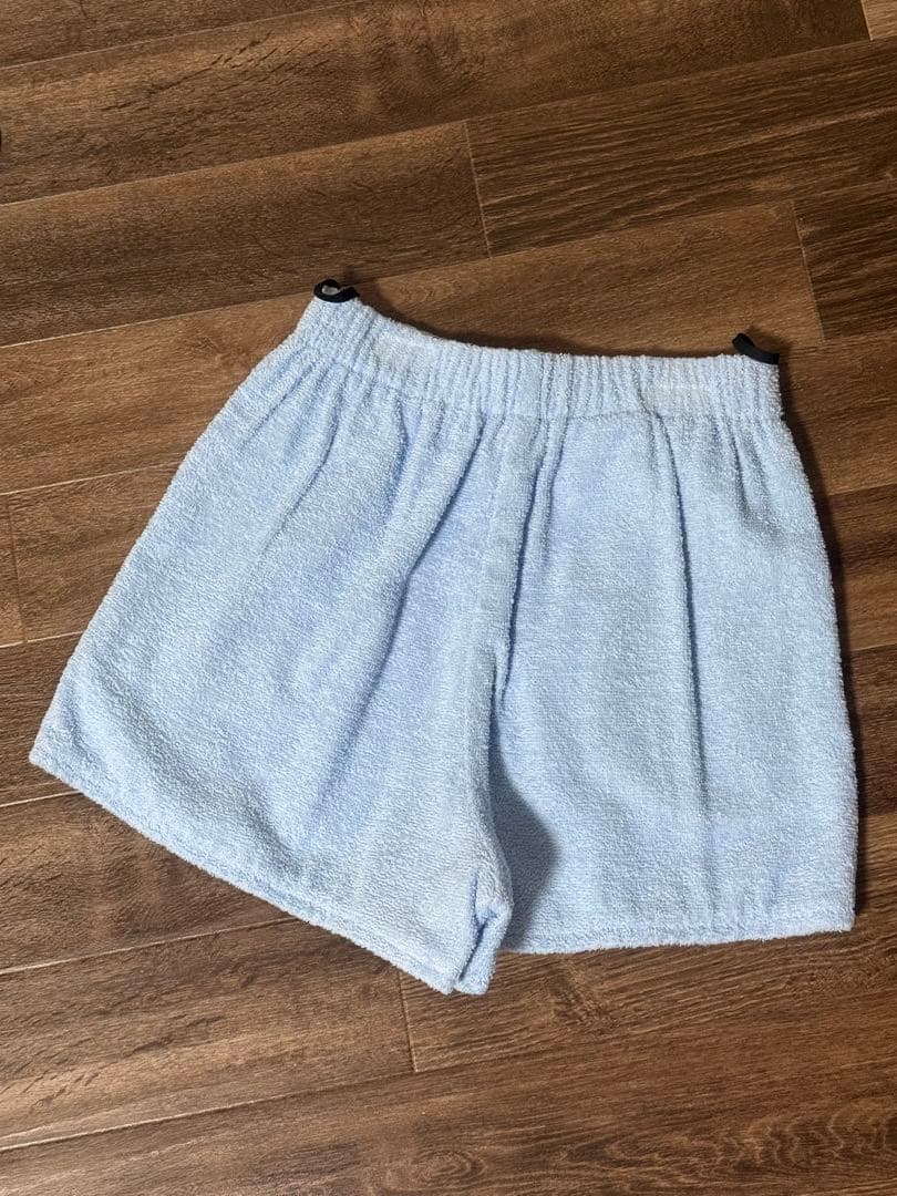 PRADA パイル地 ショーツ 水色 38