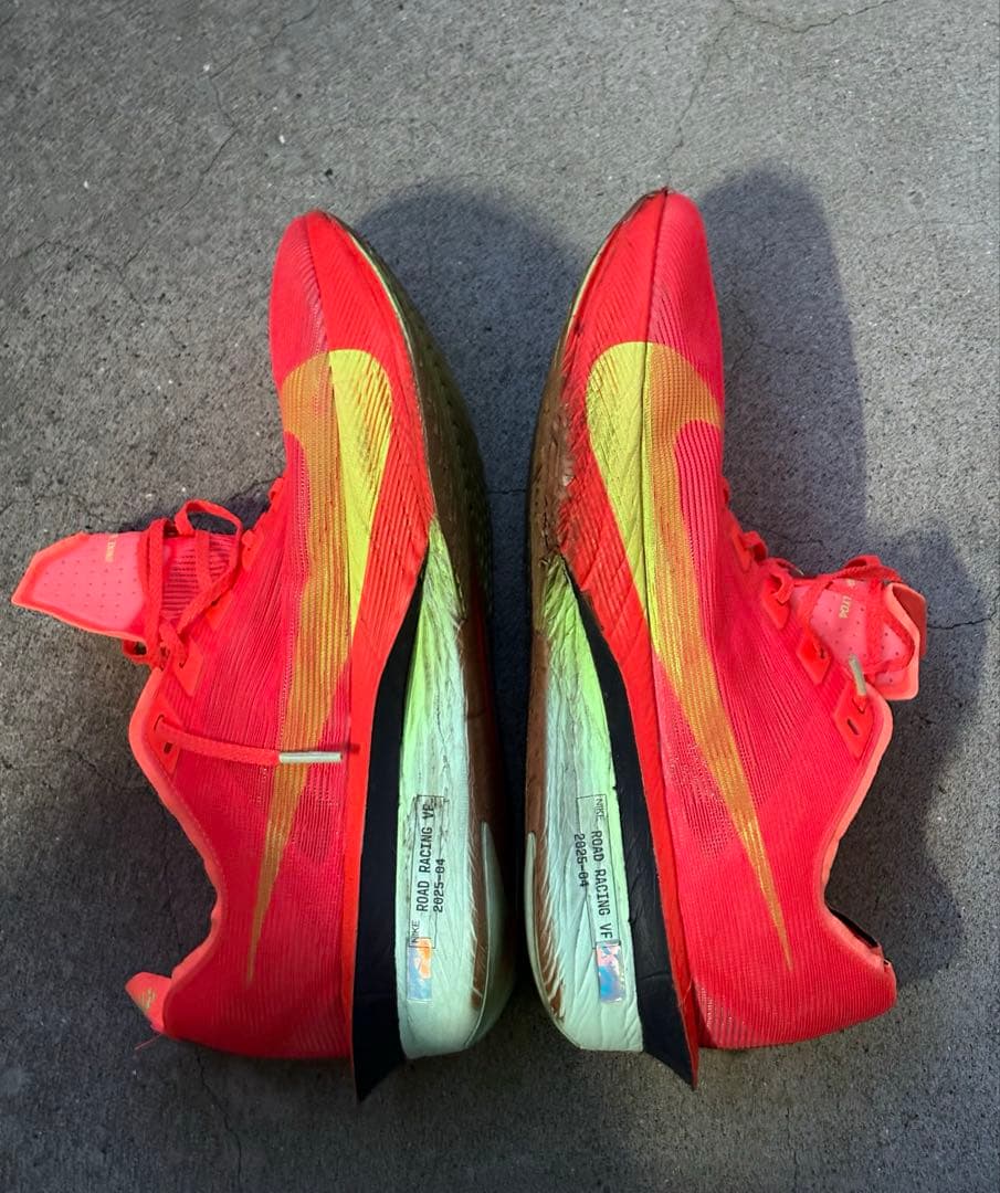NIKE ナイキ ヴェイパーフライ4