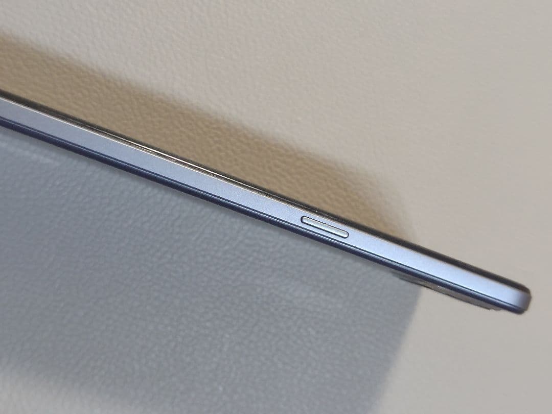 OPPO A73 スマホ SIMフリー（ケースあり）