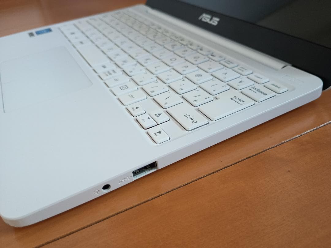 ASUS NotebookPC E203MA/ノートパソコン/Windows11