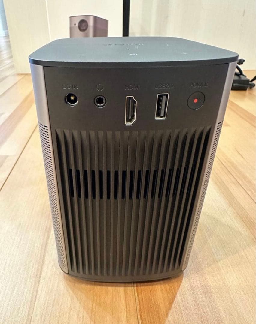 【美品】 XGIMI HALO プロジェクター 本体　スタンド付き