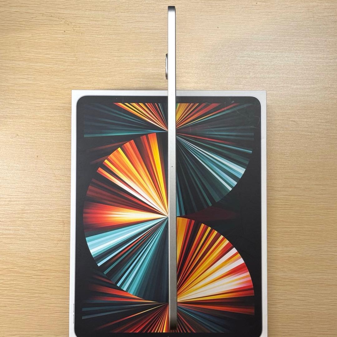 iPad Pro 12.9インチ 128GB シルバー Wi-Fi 第五世代