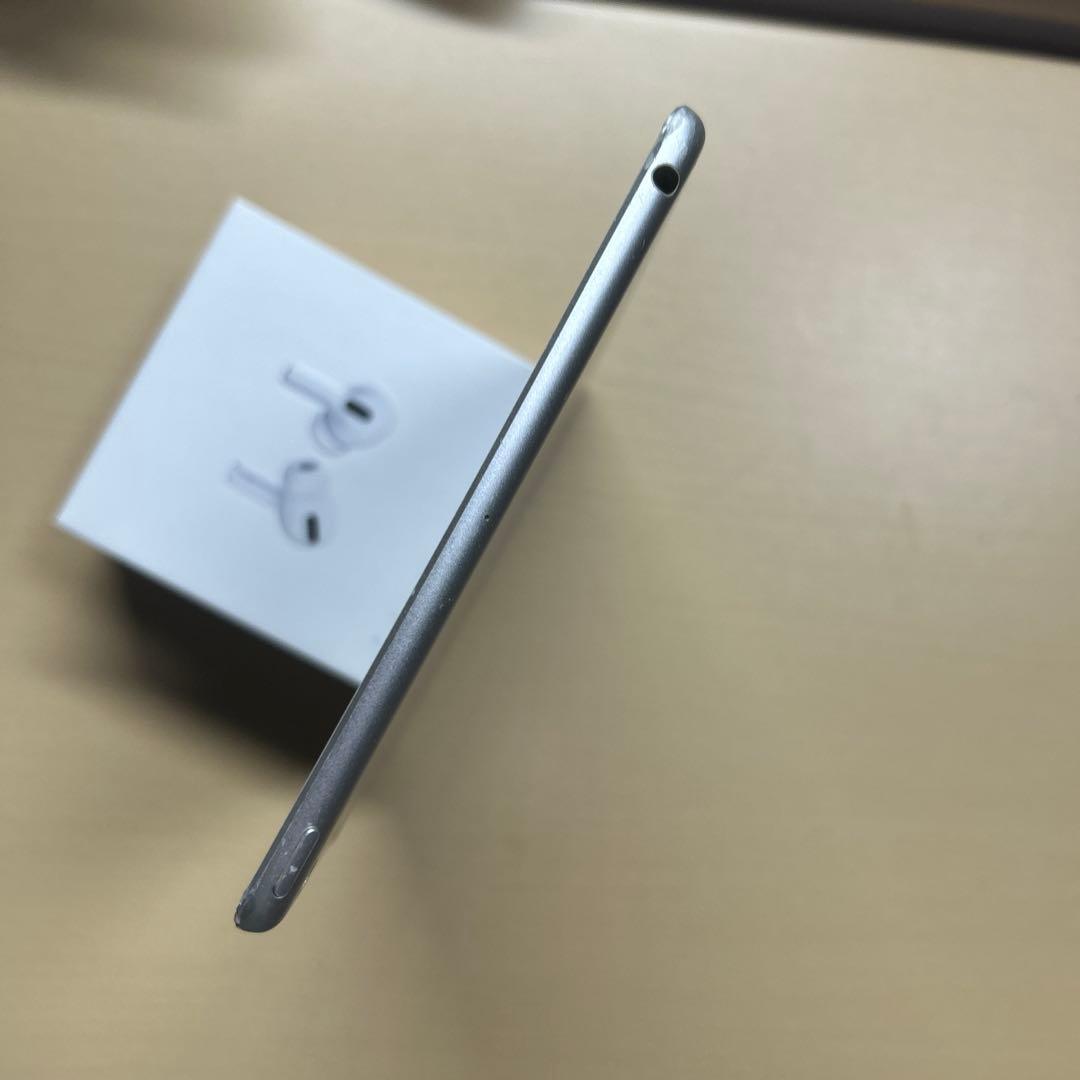 iPad mini5 第5世代　64GB Wi-Fi 画面割れあり