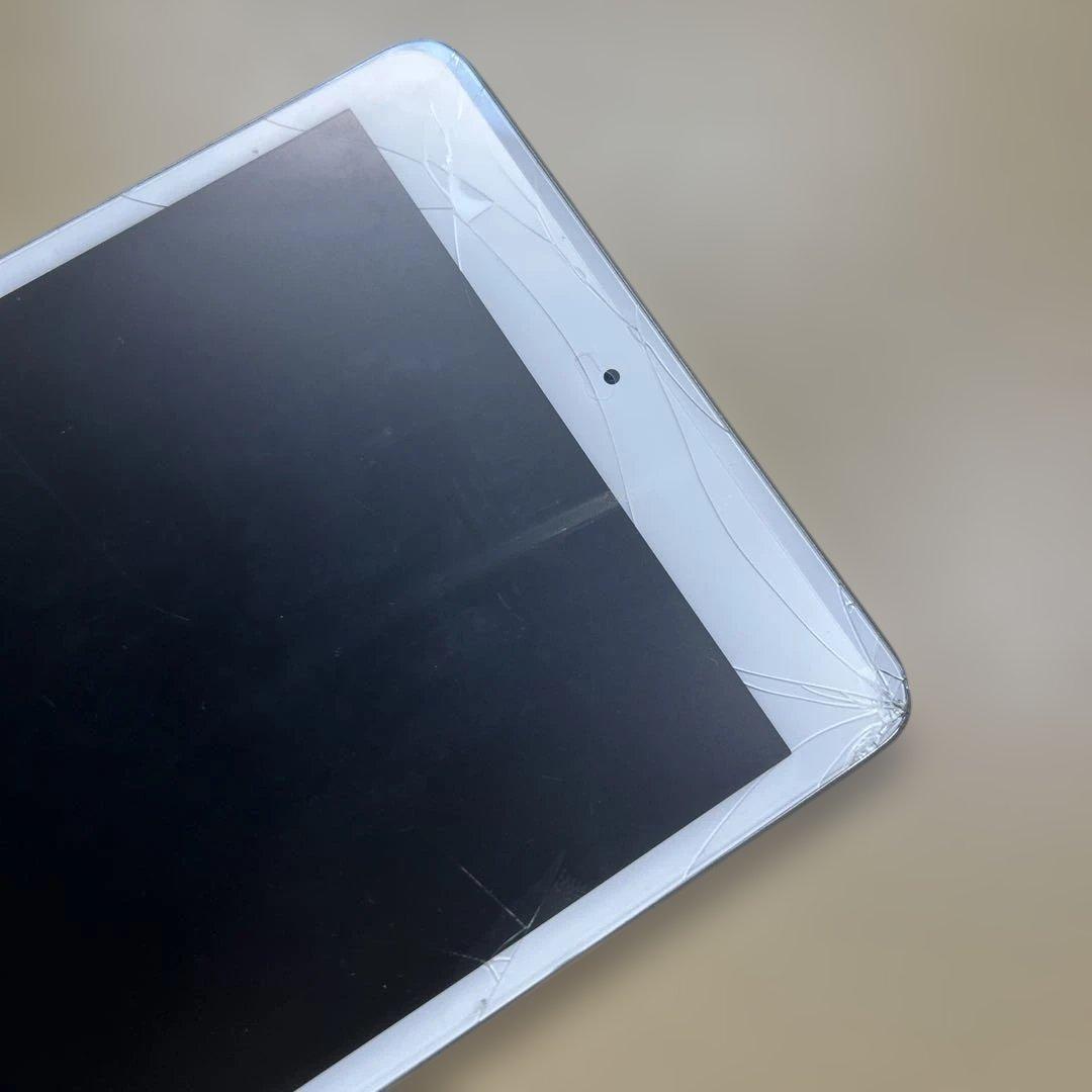 iPad mini5 第5世代　64GB Wi-Fi 画面割れあり