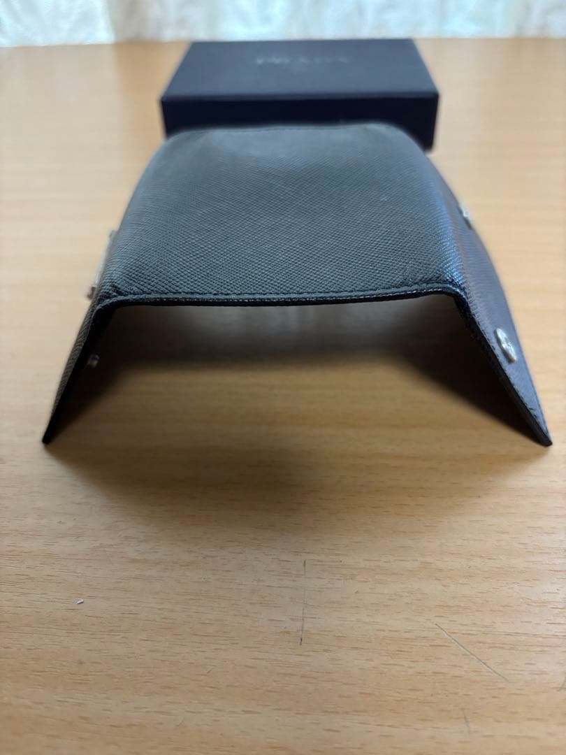 ひ*。様 プラダPRADA サフィアーノレザー NERO黒ブラック6連キーケース