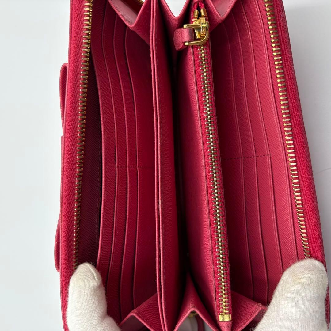 【美品】PRADA 長財布 ラウンド リボン メタルロゴ サフィアーノレザー