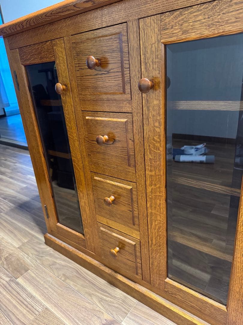 オークヴィレッジ ガラス扉付きキャビネット