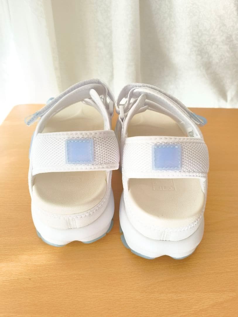 １回のみ　27cm　ディスラプター　FILA スポーツサンダル ホワイト/ブルー