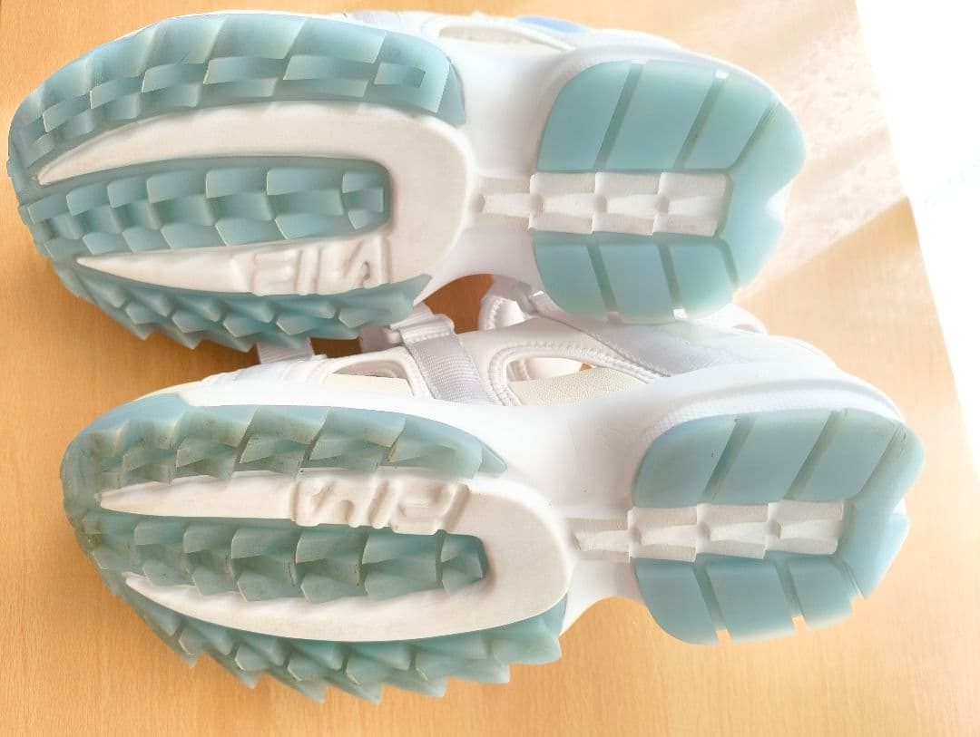 １回のみ　27cm　ディスラプター　FILA スポーツサンダル ホワイト/ブルー