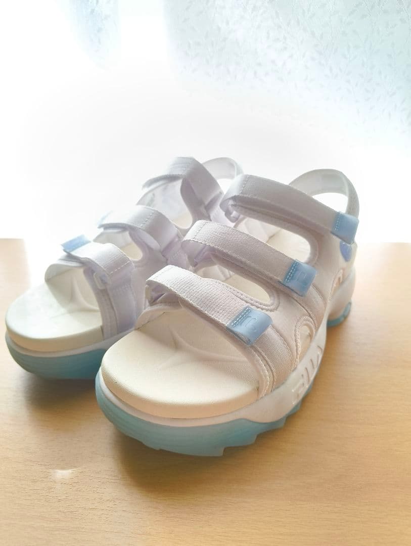 １回のみ　27cm　ディスラプター　FILA スポーツサンダル ホワイト/ブルー