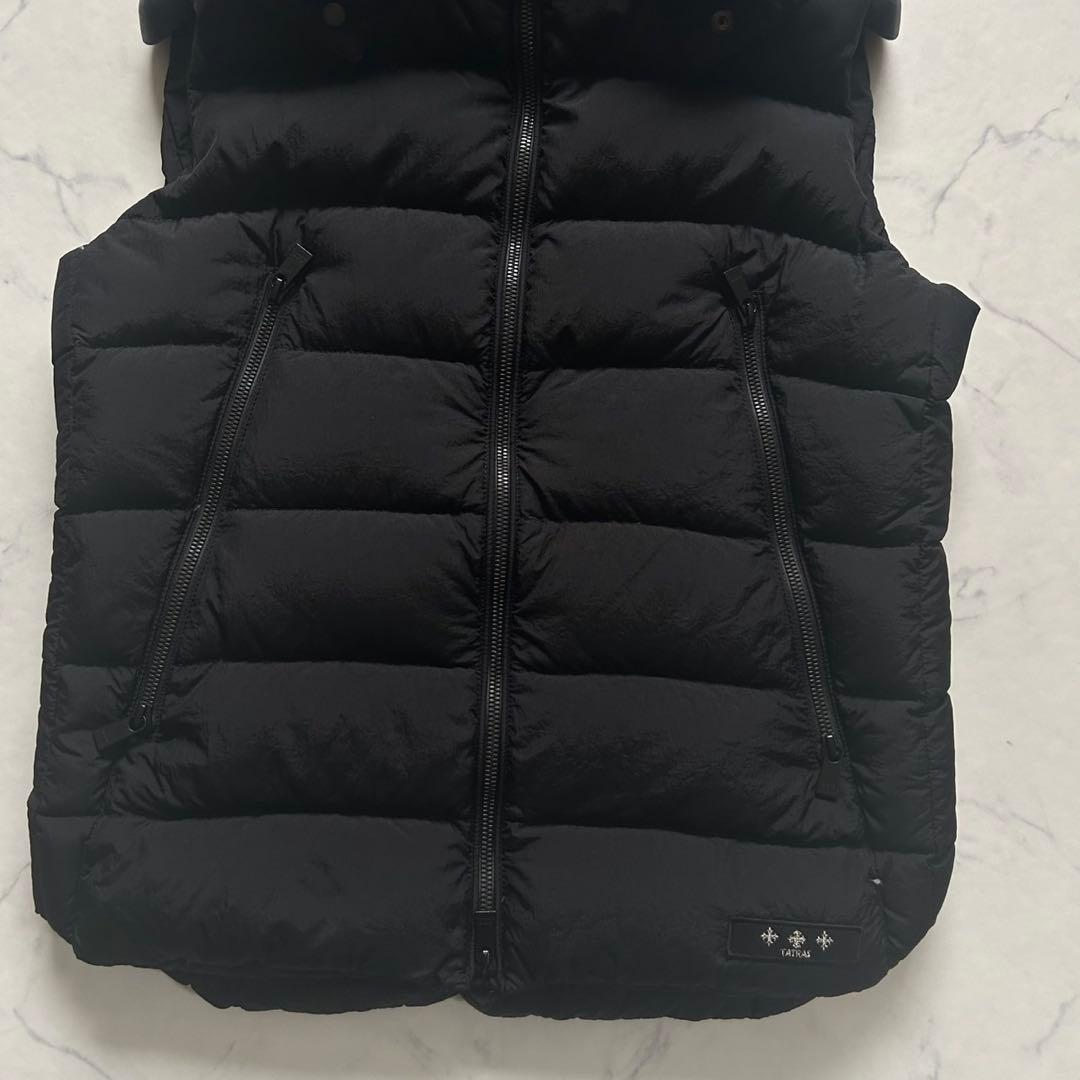 近年モデル タトラス クローネ ダウンベスト フード2way CURONE 黒