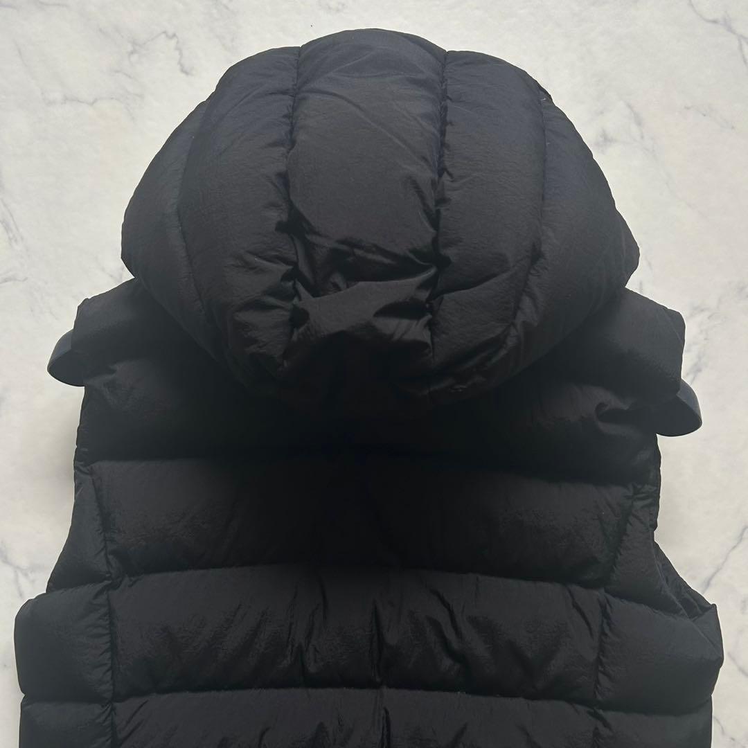 近年モデル タトラス クローネ ダウンベスト フード2way CURONE 黒