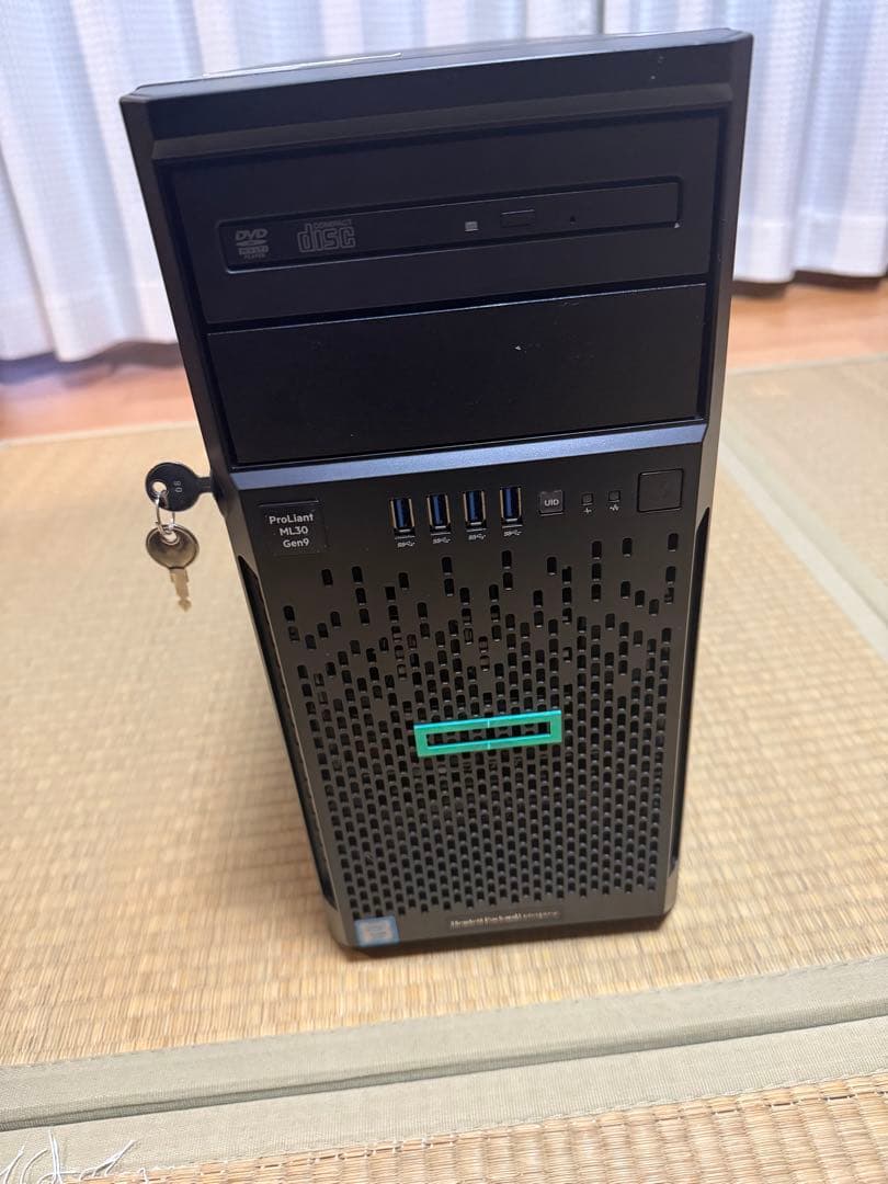 Hewlett Packard ProLiant ML30 Gen9 サーバー