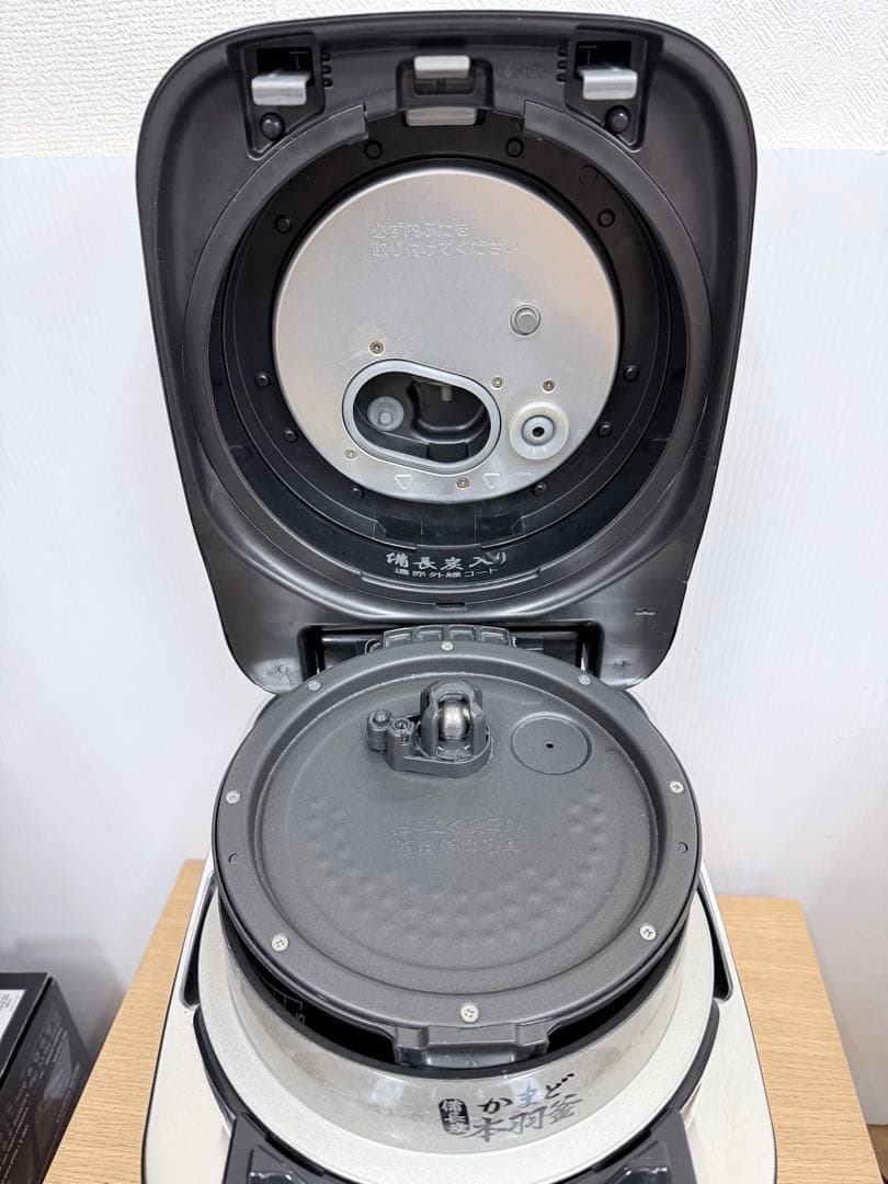 東芝 真空圧力IH炊飯器 RC-10ZWM 2019年製