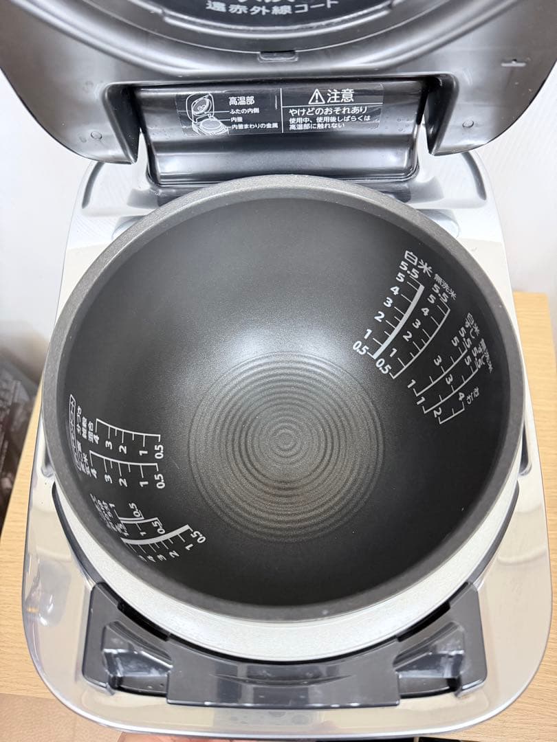 東芝 真空圧力IH炊飯器 RC-10ZWM 2019年製