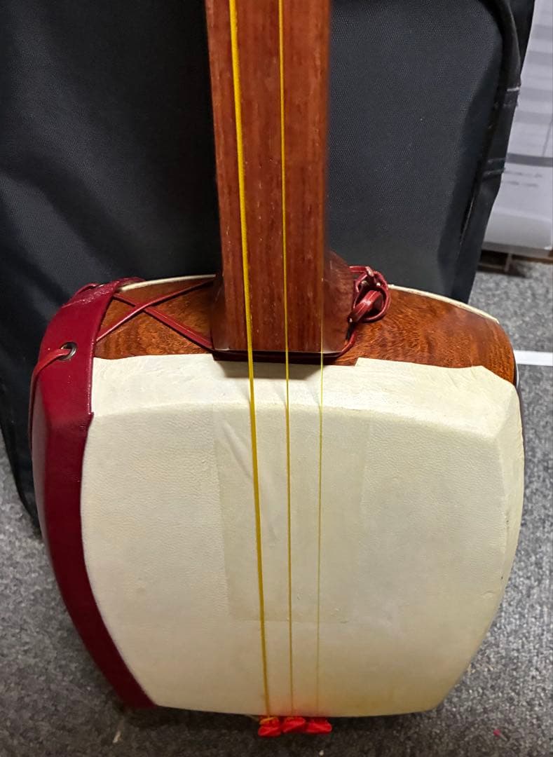 津軽三味線 練習用 花梨棹 皮破れ無し 届いたその日から使えます。