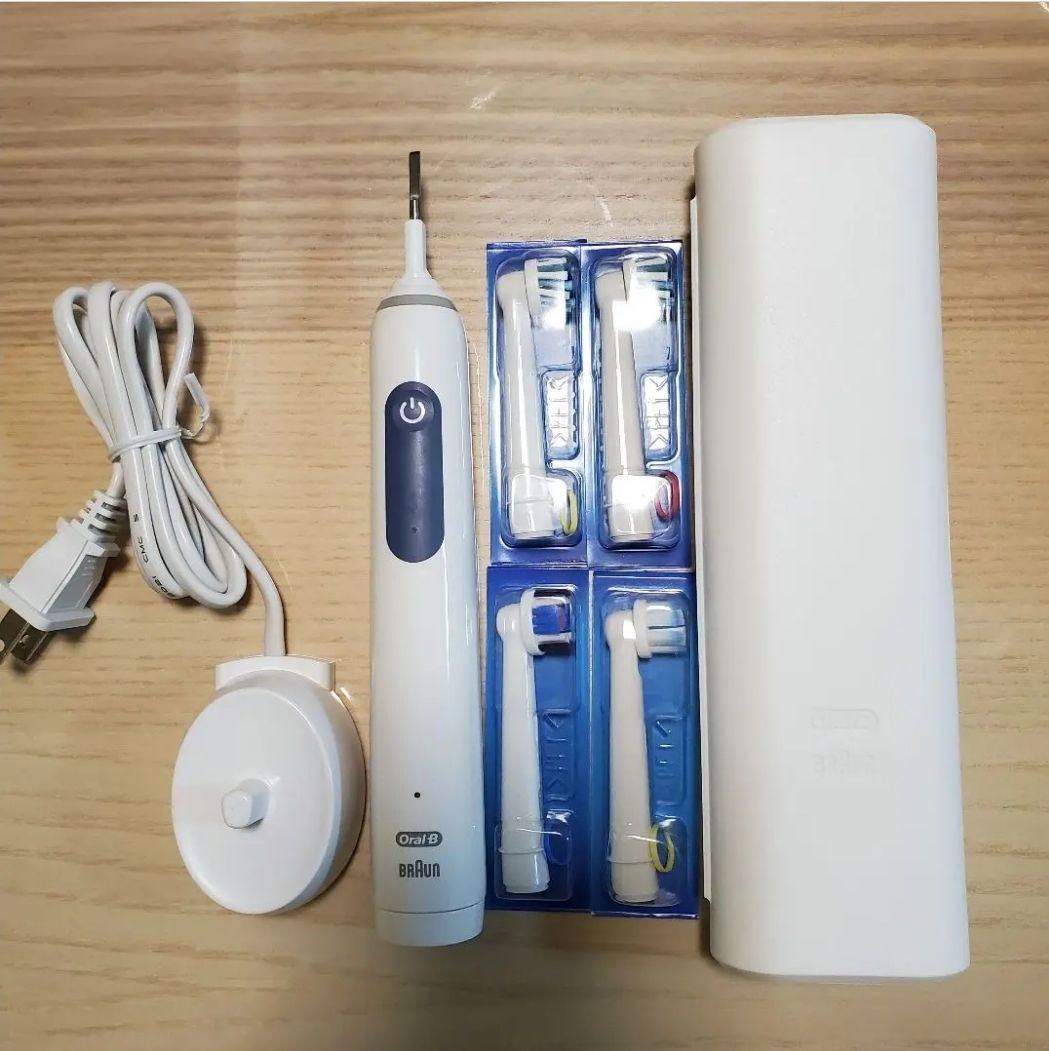 替えブラシ４本付　BRAUN丸形回転電動歯ブラシ