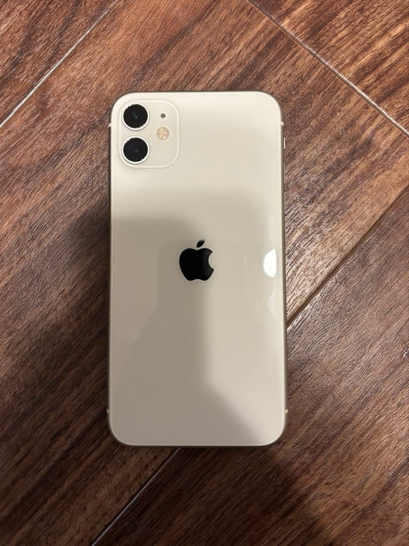 iPhone11 ホワイト