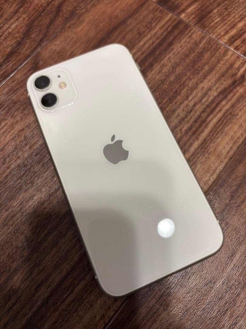 iPhone11 ホワイト