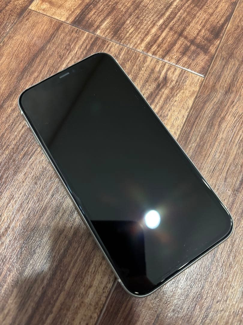 iPhone11 ホワイト