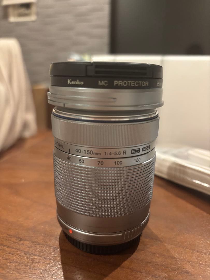 OLYMPUS PEN ミラーレスカメラ 本体と望遠レンズ他付属品