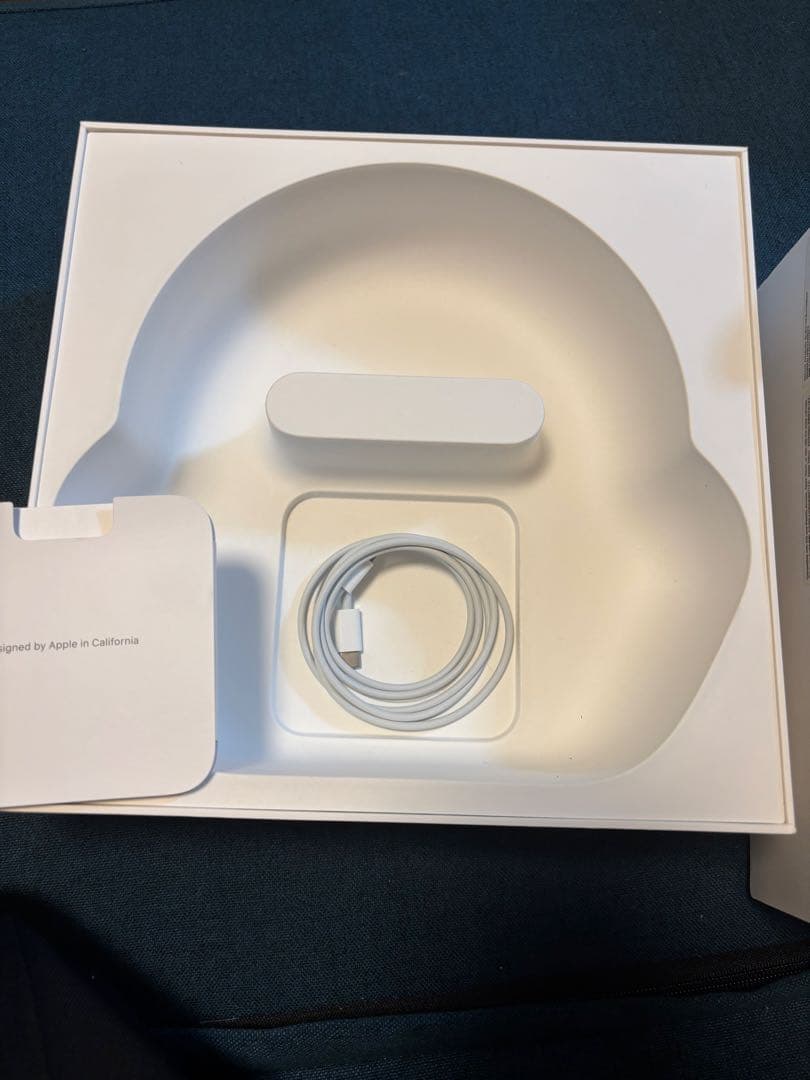 ヘッドホン Apple AirPods max