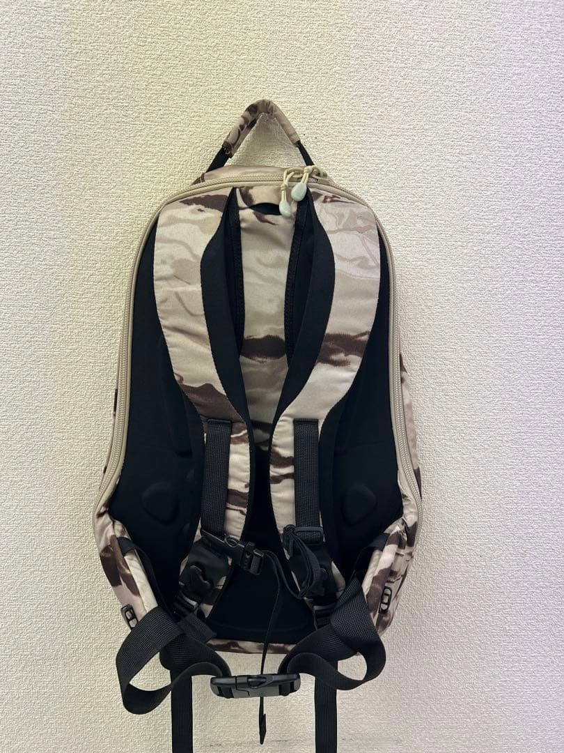 Burton ak 迷彩バックパック