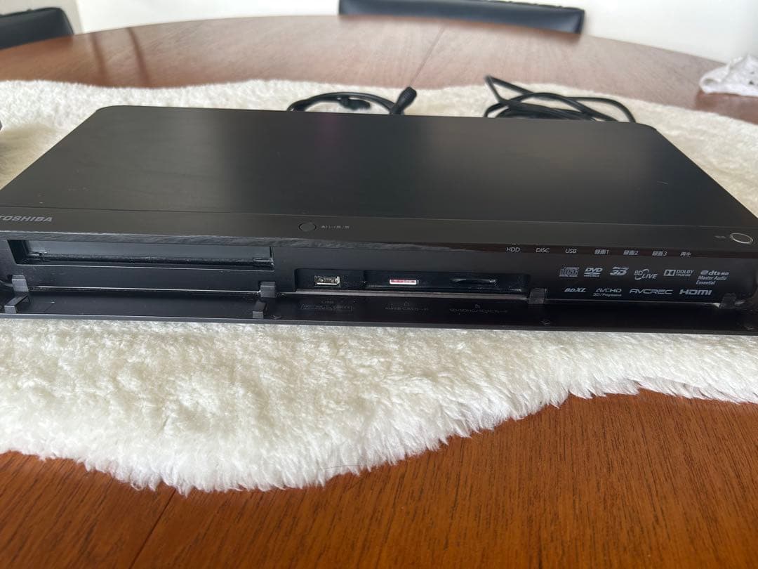 東芝　REGZA ブルーレイレコーダー 　　★ DBR-T450 ★