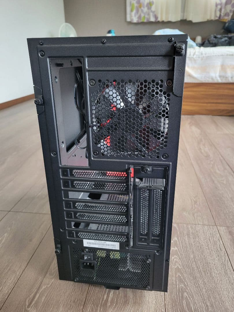 ミドルタワーPCケース アクリルウィンドウ付き