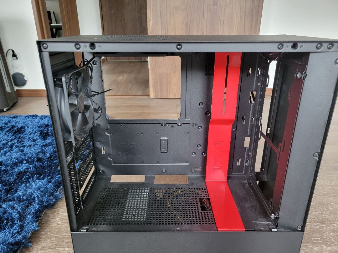 ミドルタワーPCケース アクリルウィンドウ付き