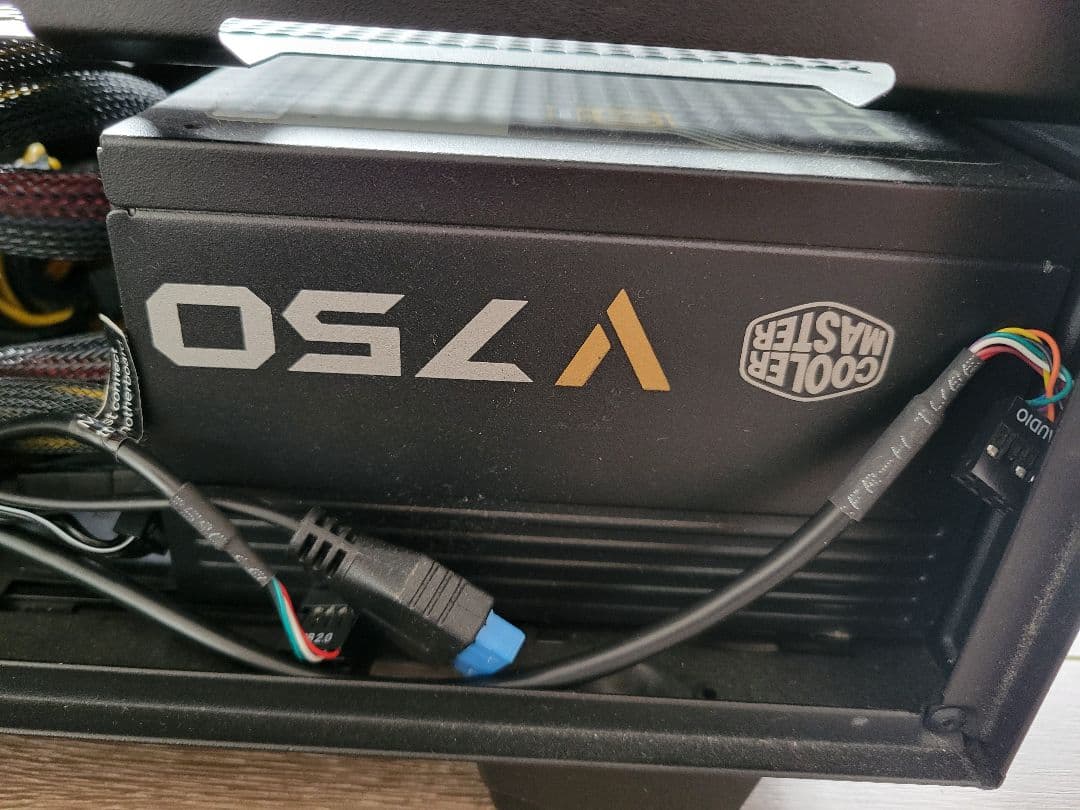 ミドルタワーPCケース アクリルウィンドウ付き