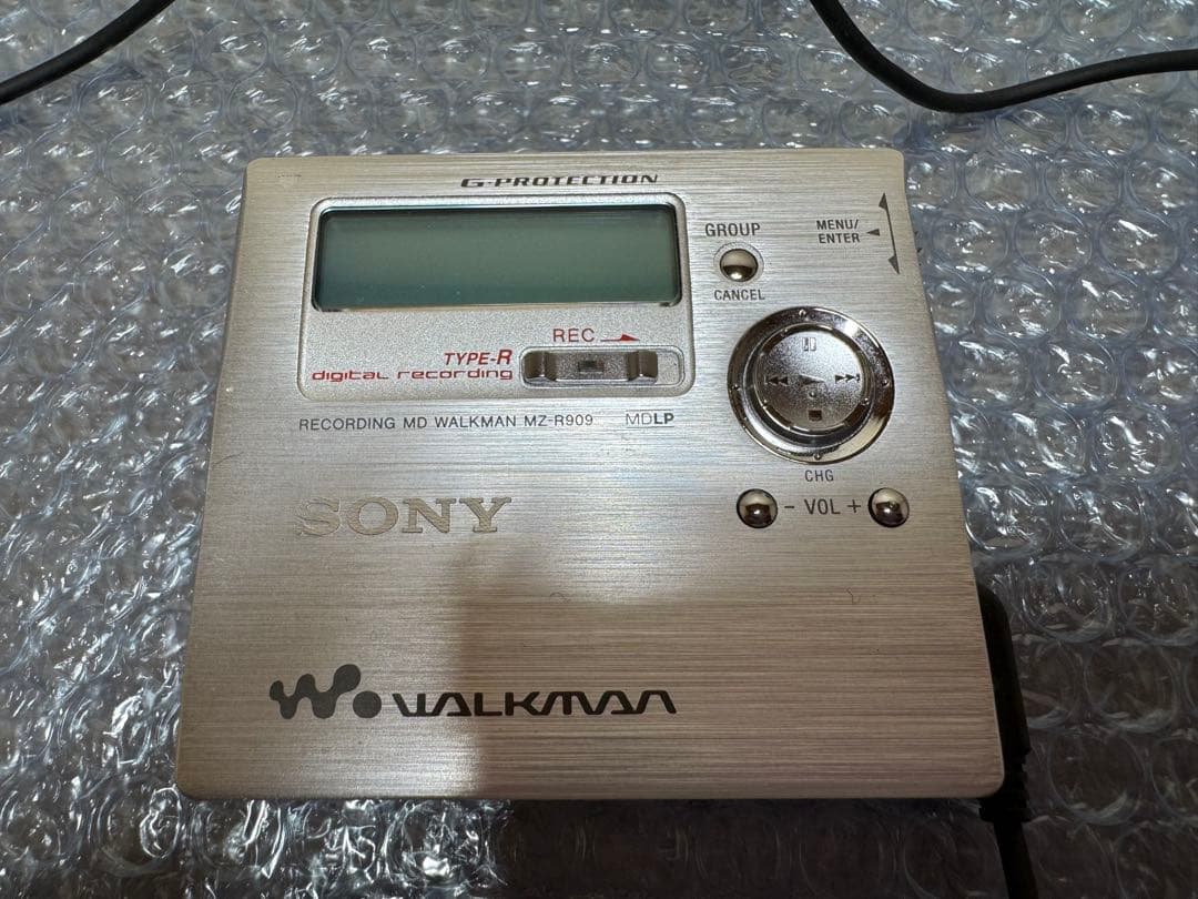 SONY ポータブルMDレコーダー MZ-R909 シルバー　ジャンク